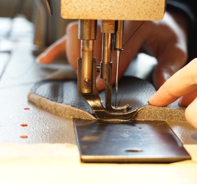 Atelier sellerie, Big Customs Garage, réparation, restauration et création d'intérieur pour automobile, bateau et aéronautique